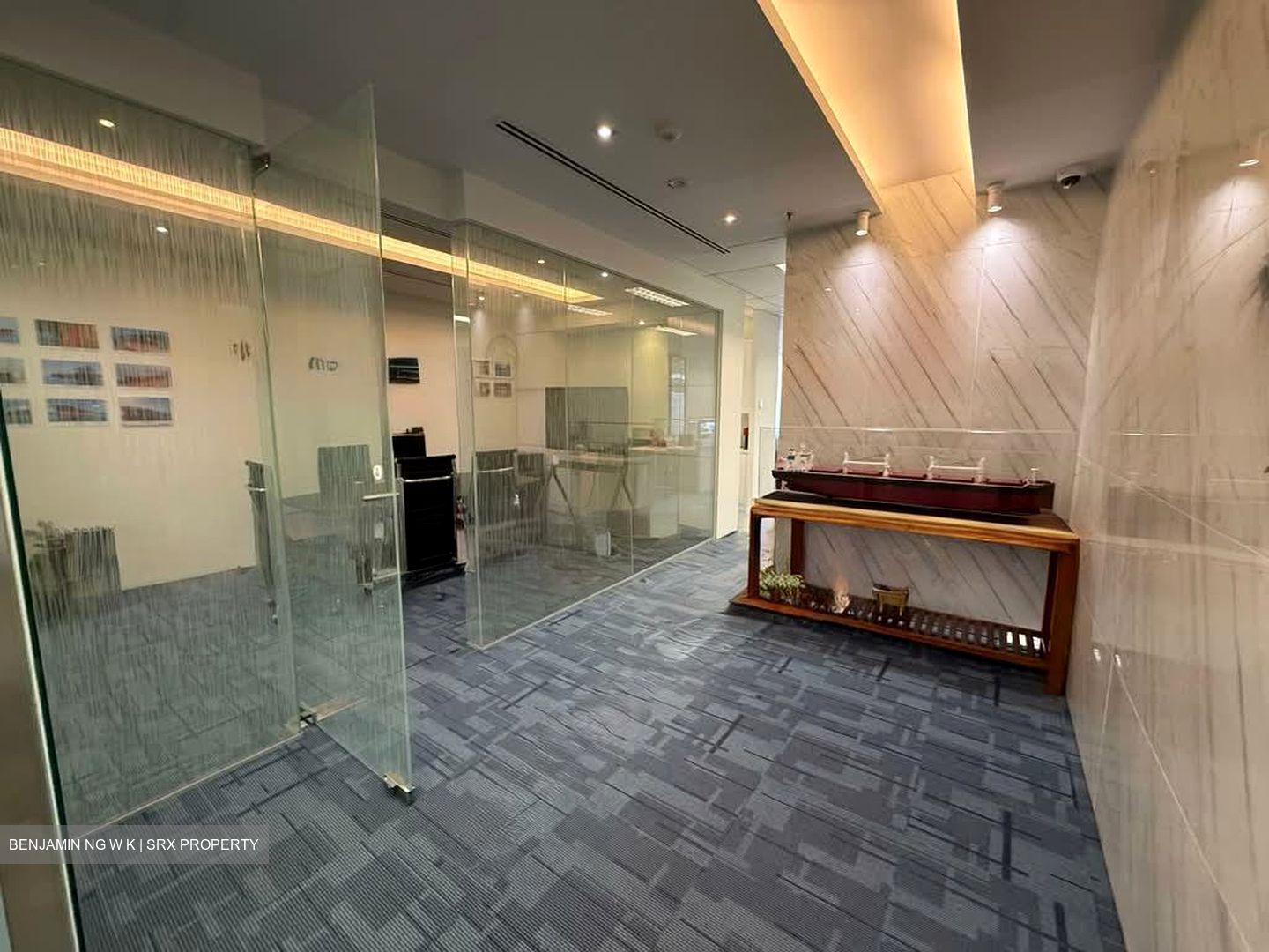 Ocbc Centre (D1), Office #562097041